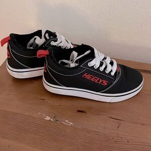 Youth Black and Red Heelys Size 1